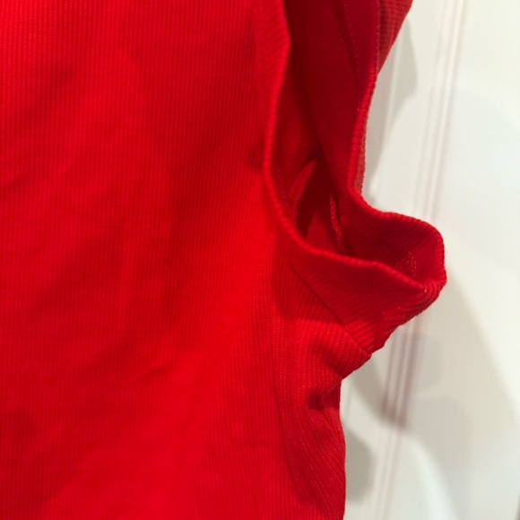 Red Ribbed Stretchy Cropped T-Shirt - Picture 6 of 10